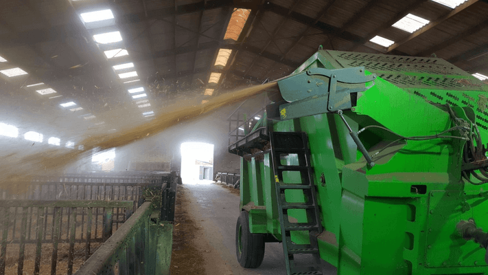 Alimentation - Dérouleuses - Pailleuse de logettes ou aires paillées
