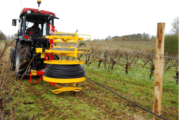Matériel de ferme/outillage - Divers ferme, outillage - Dérouleuse de grillage - barbelé - fils lisse