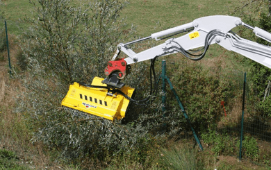 Matériel forestier - Broyeur de branches - Broyeur forestier XYLOR
