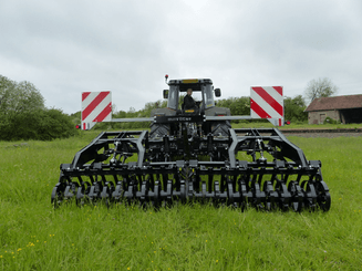 Travail du sol - Déchaumeur à dents - Déchaumeur à dents trainé ou porté BLACKBEAR